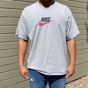 Vintage Nike Tee (90s/2000s Era)
